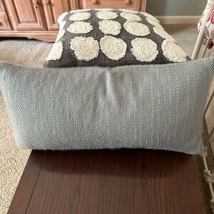 Set of 3 gray pillows